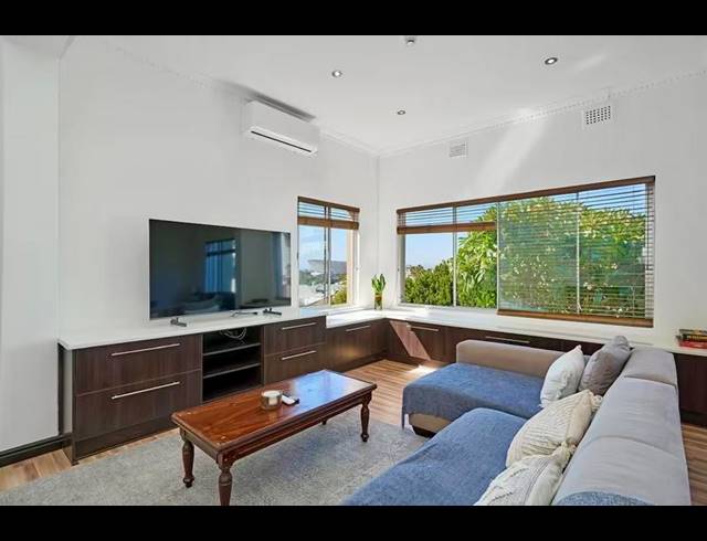 3 BEDROOM APARTMENT FOR SALE IN GREEN POINT